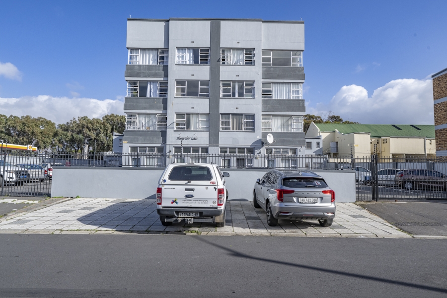 1 Bedroom Property for Sale in Heathfield Western Cape